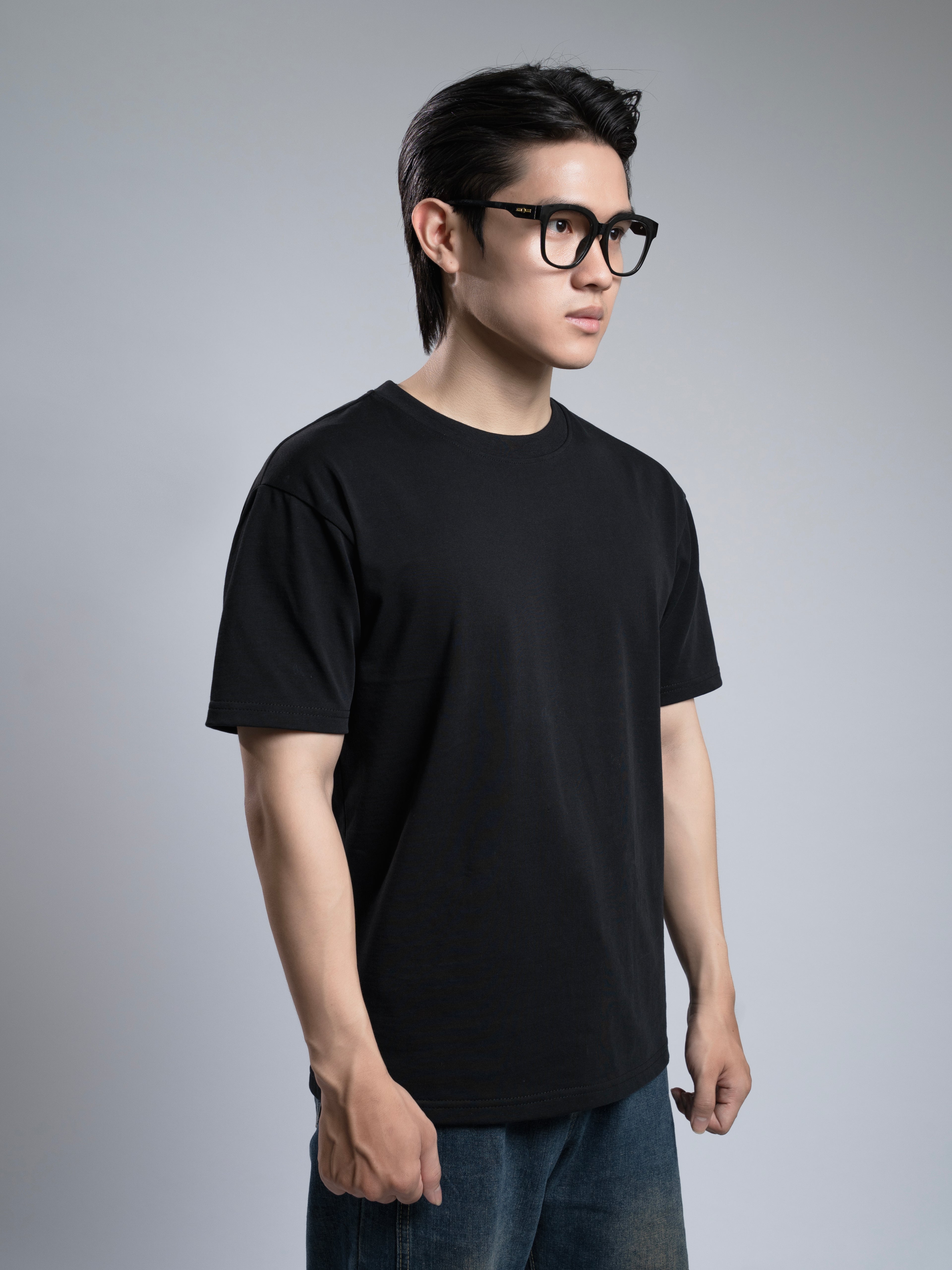 Áo Thun Nam Cotton Trơn Đen Regular Fit