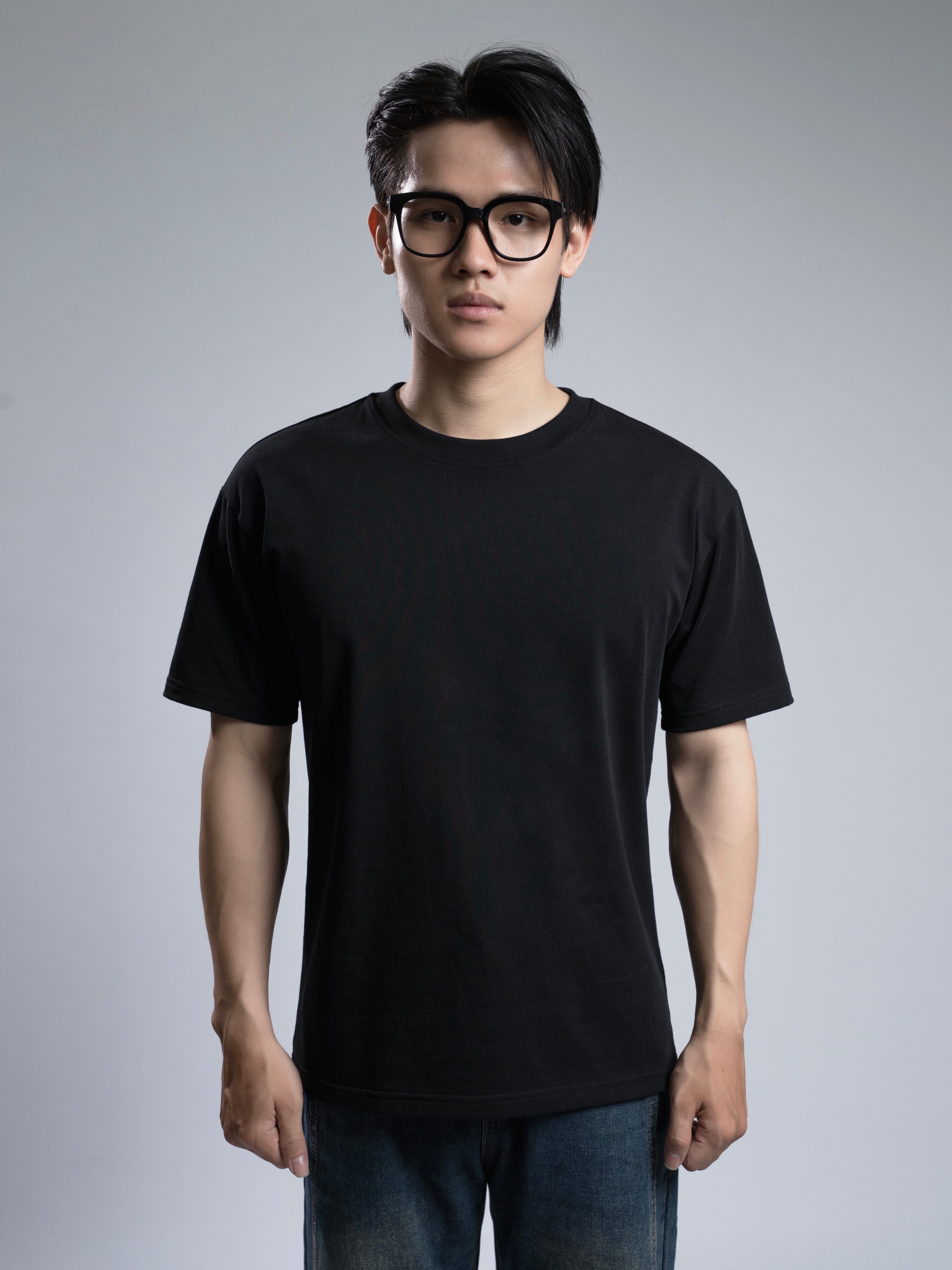Áo Thun Nam Cotton Trơn Đen Regular Fit