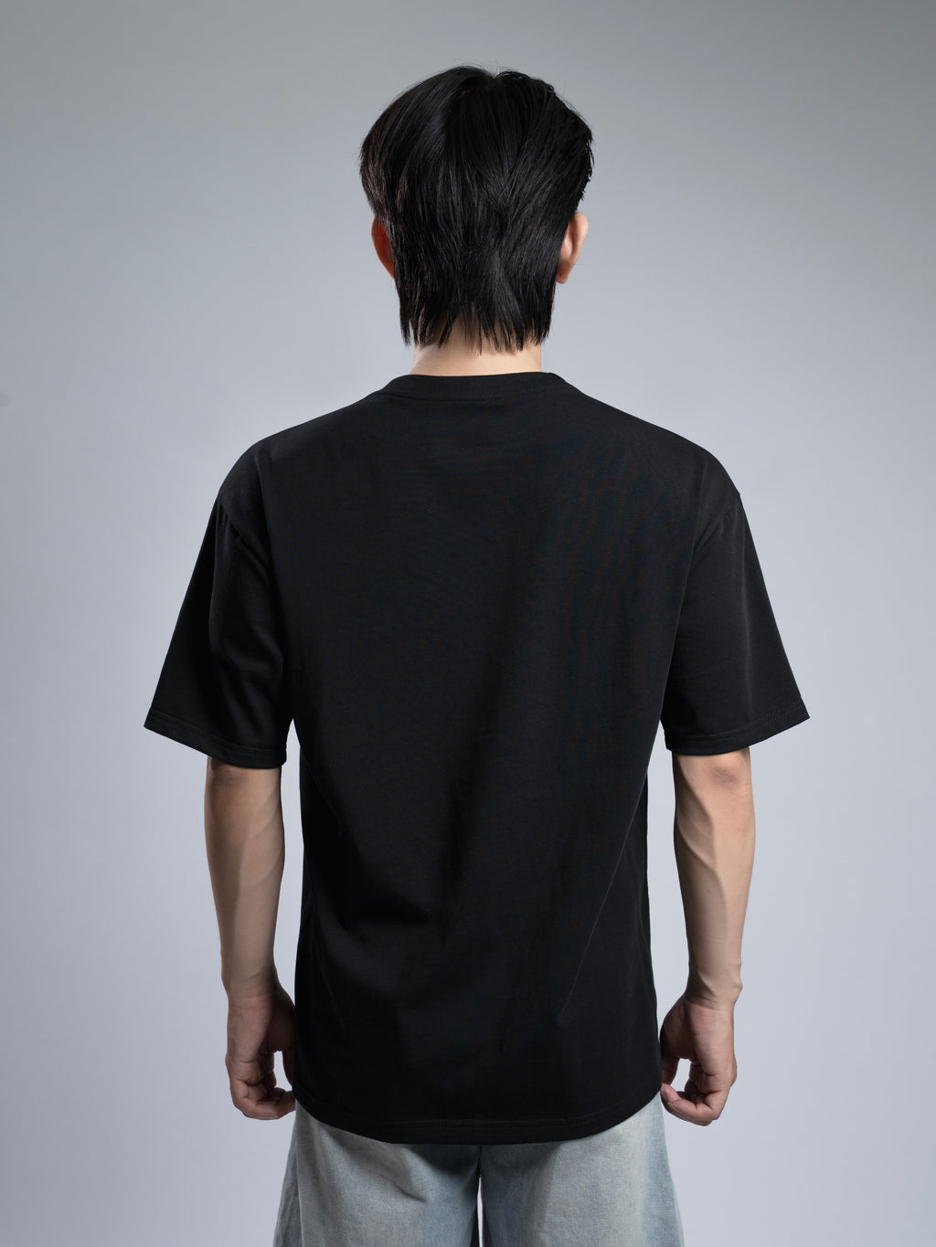 Áo Thun Nam Cotton Trơn Đen Regular Fit